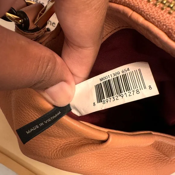 Authentic Marc Jacob New York Collection Cross Body Bag - Picture 7 of 14